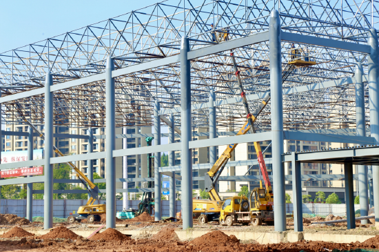 遂寧高新區西部鐵路物流園 錯時施工戰高溫，安全進度雙保障